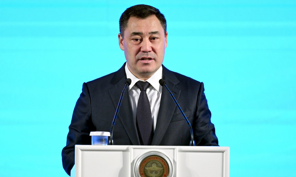 Садыр Жапаров поздравил работников агропромышленной отрасли