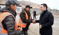 Садыр Жапаров ознакомился с ходом строительства железной дороги Балыкчы-Кочкор-Кара-Кече