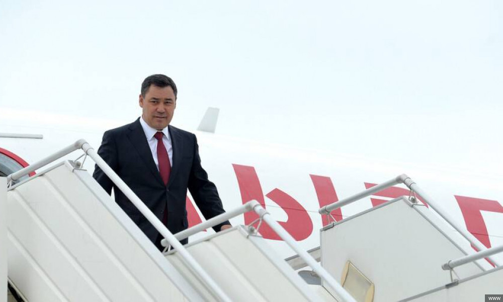 Президент Садыр Жапаров вылетел с рабочим визитом в ОАЭ