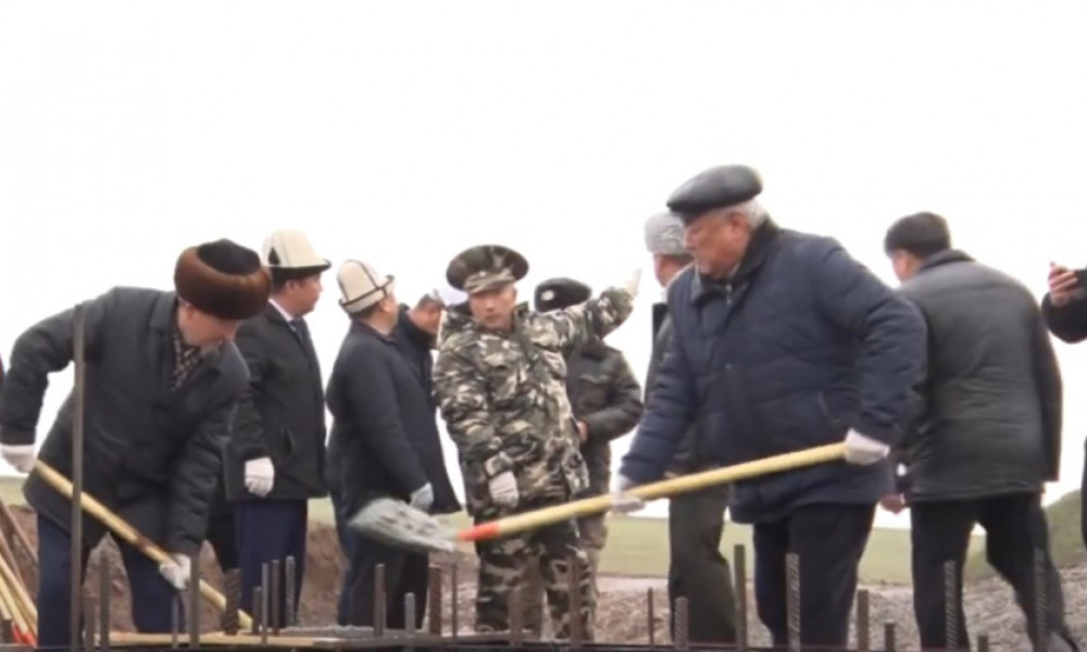 Жалал-Абад шаарынын чок ортосунда жайгашкан түзөтүү абагы шаар аймагынан көчүрүлөт