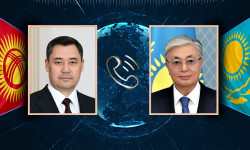 Садыр Жапаров поздравил Касым-Жомарта Токаева с Днем независимости Казахстана