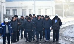 Бакыт Торобаев ознакомился с работой Бишкекской ТЭЦ. Предприятие работает в штатном режиме