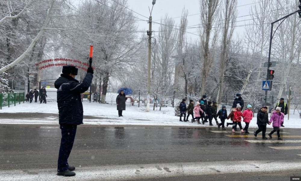 Балдарга жол коопсуздук эрежелерин түшүндүрүү