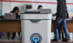 Кыргызстанда бир мандаттуу 3 шайлоо округунда ЖК депутатын шайлоо башталды