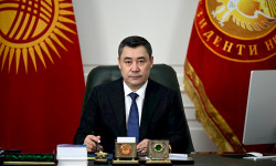 Чек ара маселелерин сүйлөшүүлөр жолу менен чечүүгө кызыкдарбыз — президент кыргызстандыктарга кайрылуу жолдоду