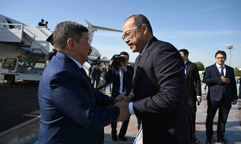 Председатель Кабмина Акылбек Жапаров с рабочим визитом прибыл в Ташкент