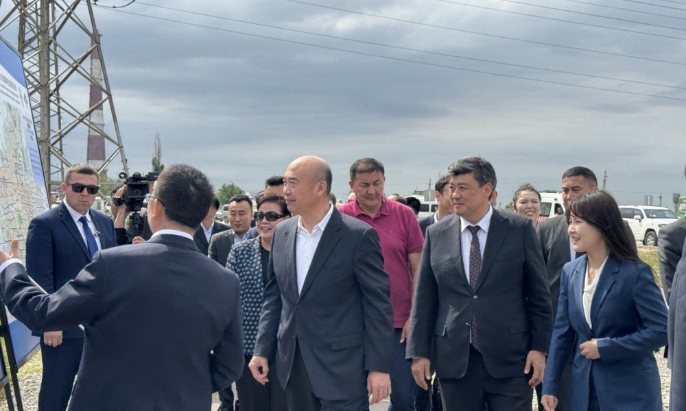 Бакыт Торобаев и Вице-премьер Госсовета Китая  ознакомились с реализацией кыргызско-китайских совместных проектов