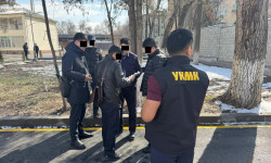 ИИМдин дагы бир тергөөчүсү пара алып жаткан жеринен кармалды