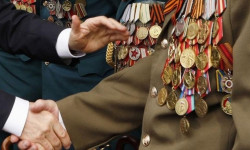 Улуу Ата Мекендик согуштун ардагерлерине 100 миң сомдон берилет