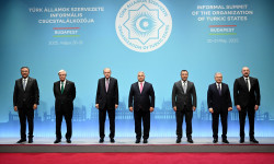 С.Жапаров прибыл в здание «Варкерт Базар» для участия в неформальном саммите ОТГ в Будапеште