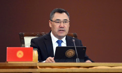 Садыр Жапаров: Ысык-Көлдүн суусу Арал деңизиндегидей азайып, эл аралык чара көрүүнү талап кылууда