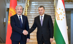 Глава Кабмина Адылбек Касымалиев совершит рабочий визит в Таджикистан