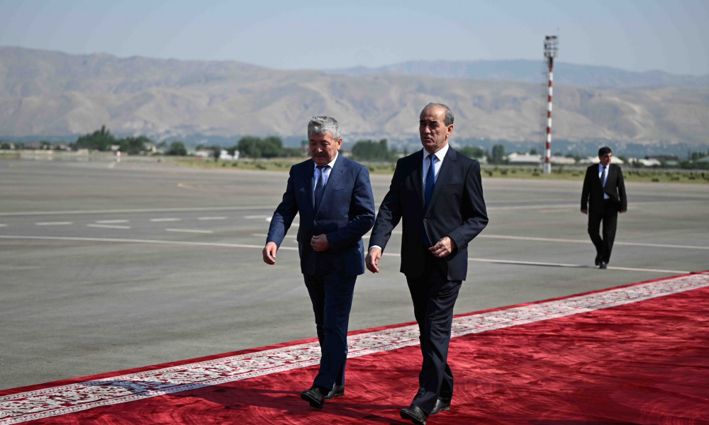 Адылбек Касымалиев Тажикстанга барды