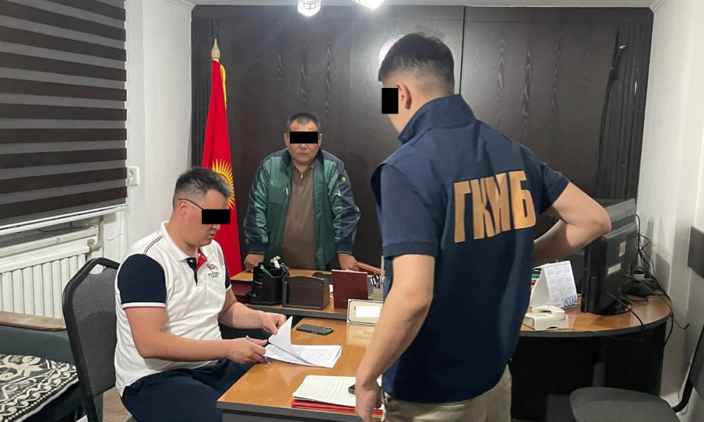 За вымогательство взятки задержан сотрудник МВД КР