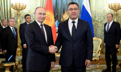 Москвада Садыр Жапаров менен Владимир Путин сүйлөшүүлөрдү жүргүздү