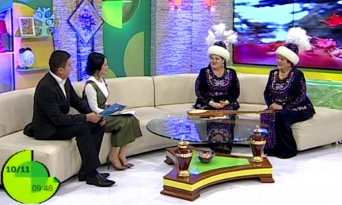 Түркиядагы фестивалга катышып келген "Ак босого ыргактары" тобу