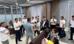 Кыргызстанга Тажикстандын медиа өкүлдөрүнөн турган топ келди