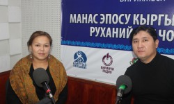 Түз эфирдеги жолугушуу: Ырчы Мунарбек Чобиев жана өмүрлүк жубайы Жазгүл Жумаканова (аудио)