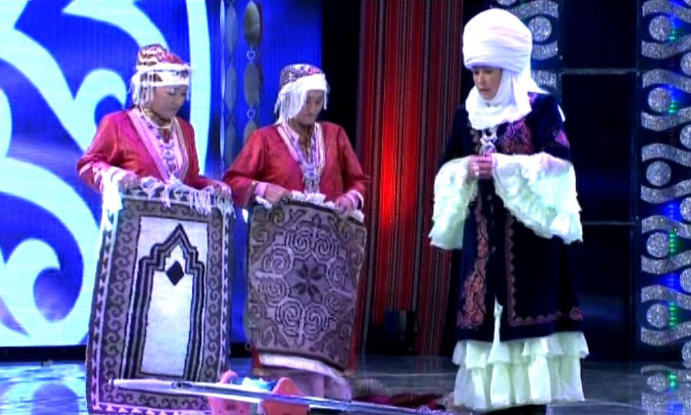 Шайыр апалар: "Даткайым" фольклордук тобу  