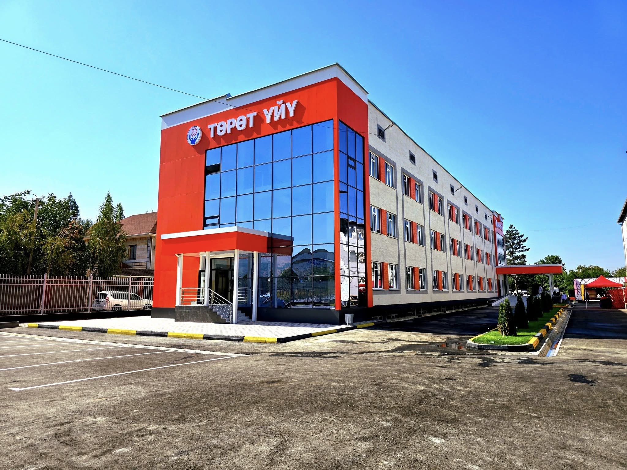 Жалал-абад облустук төрөт үйүнүн 75 орундуу кошумча имараты ачылды