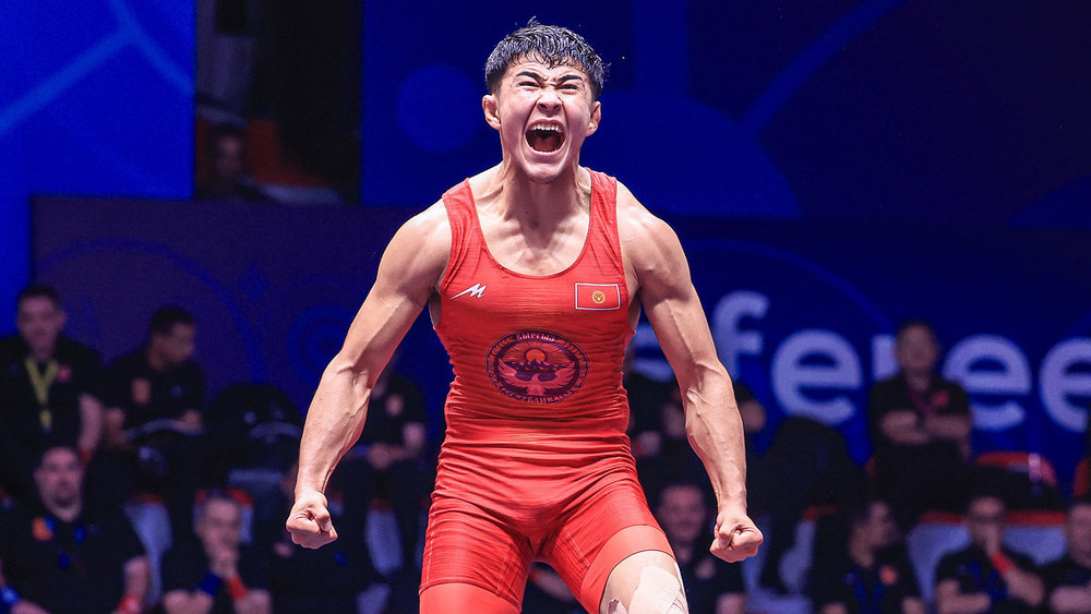 Раззак Бейшекеев Дүйнө чемпионатынын жарым финалында күрөшөт