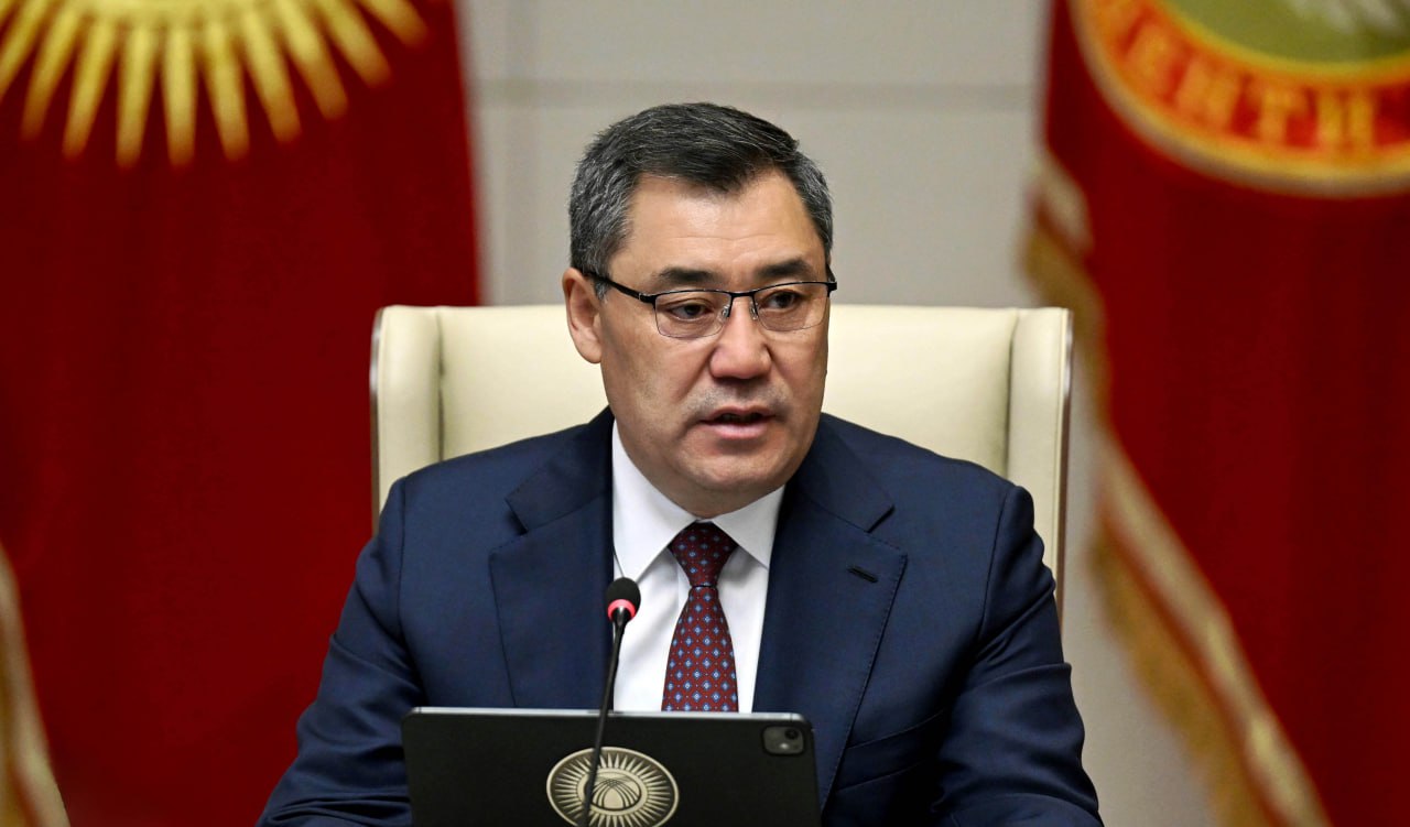 “Кылмыш кылып, кармалбай калам деп ойлобогула!” Президент Ак-Ордодогу трагедия боюнча үн катты