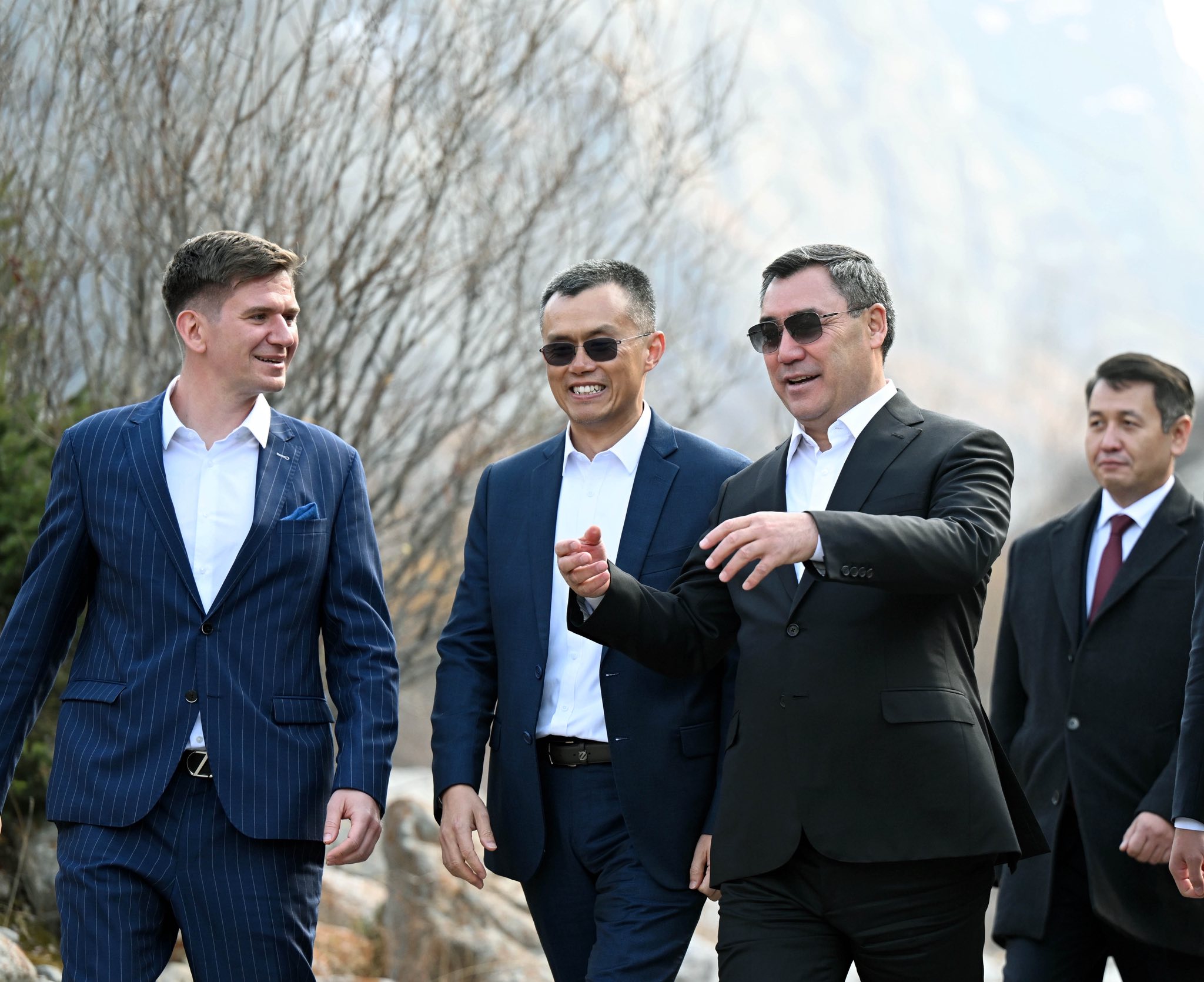 Президент Садыр Жапаров жана Binance негиздөөчүсү Чанпэн Чжао «Ала-Арча» жаратылыш паркына барышты