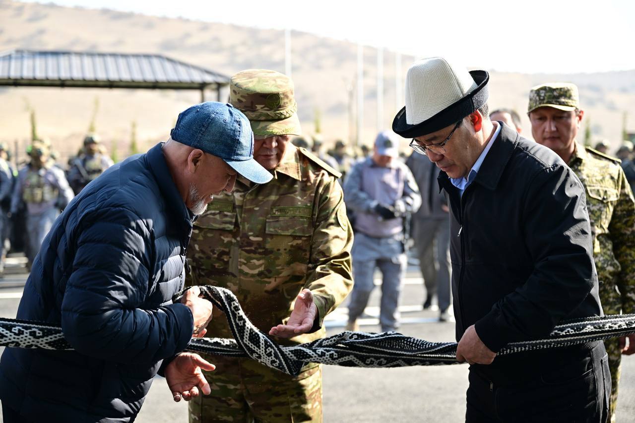 Садыр Жапаров Жалал-Абад облусунда УКМКнын окуу-машыгуу борборун ачты
