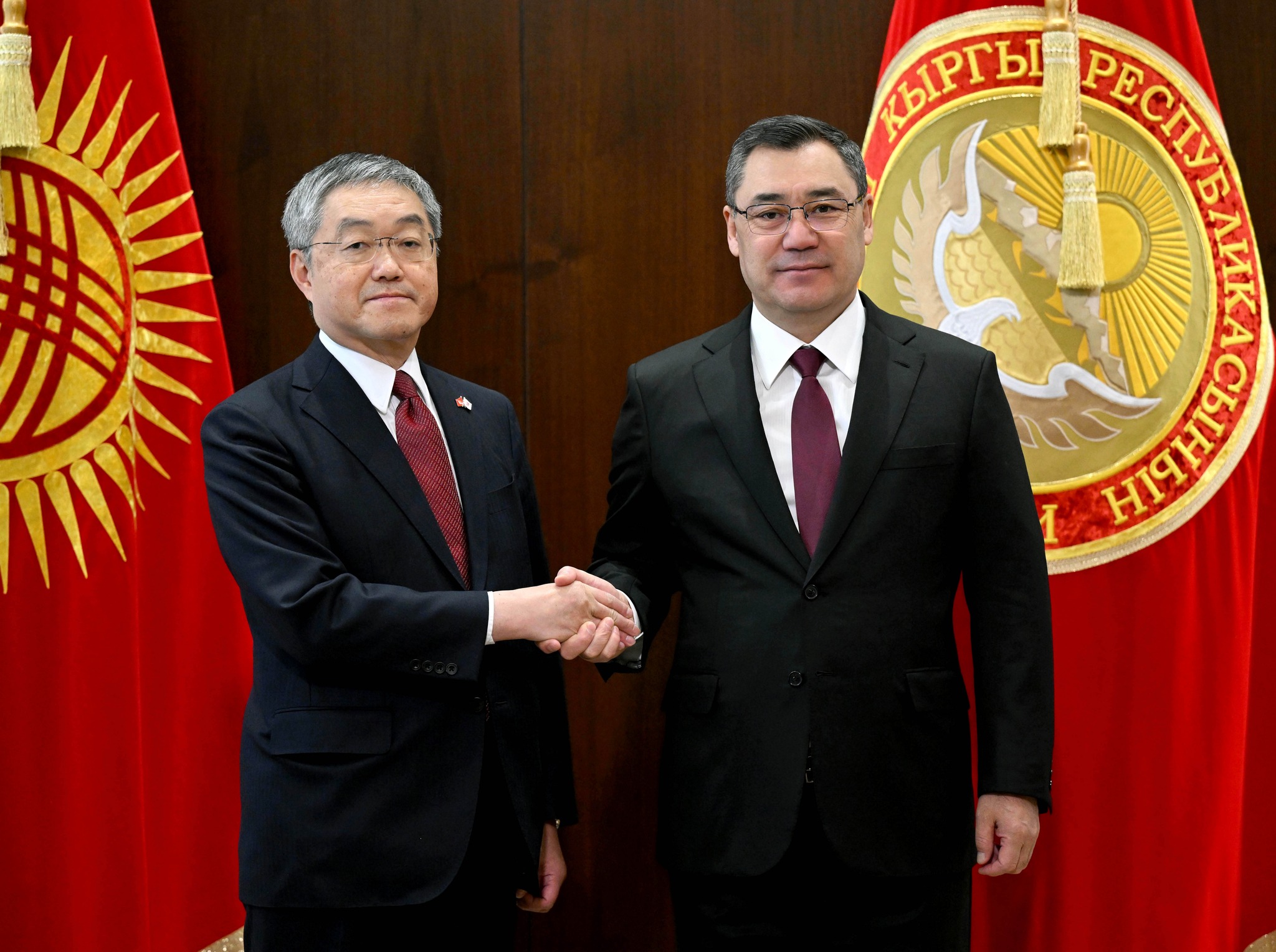 Садыр Жапаров Япониянын Кыргызстандагы элчисин кабыл алды