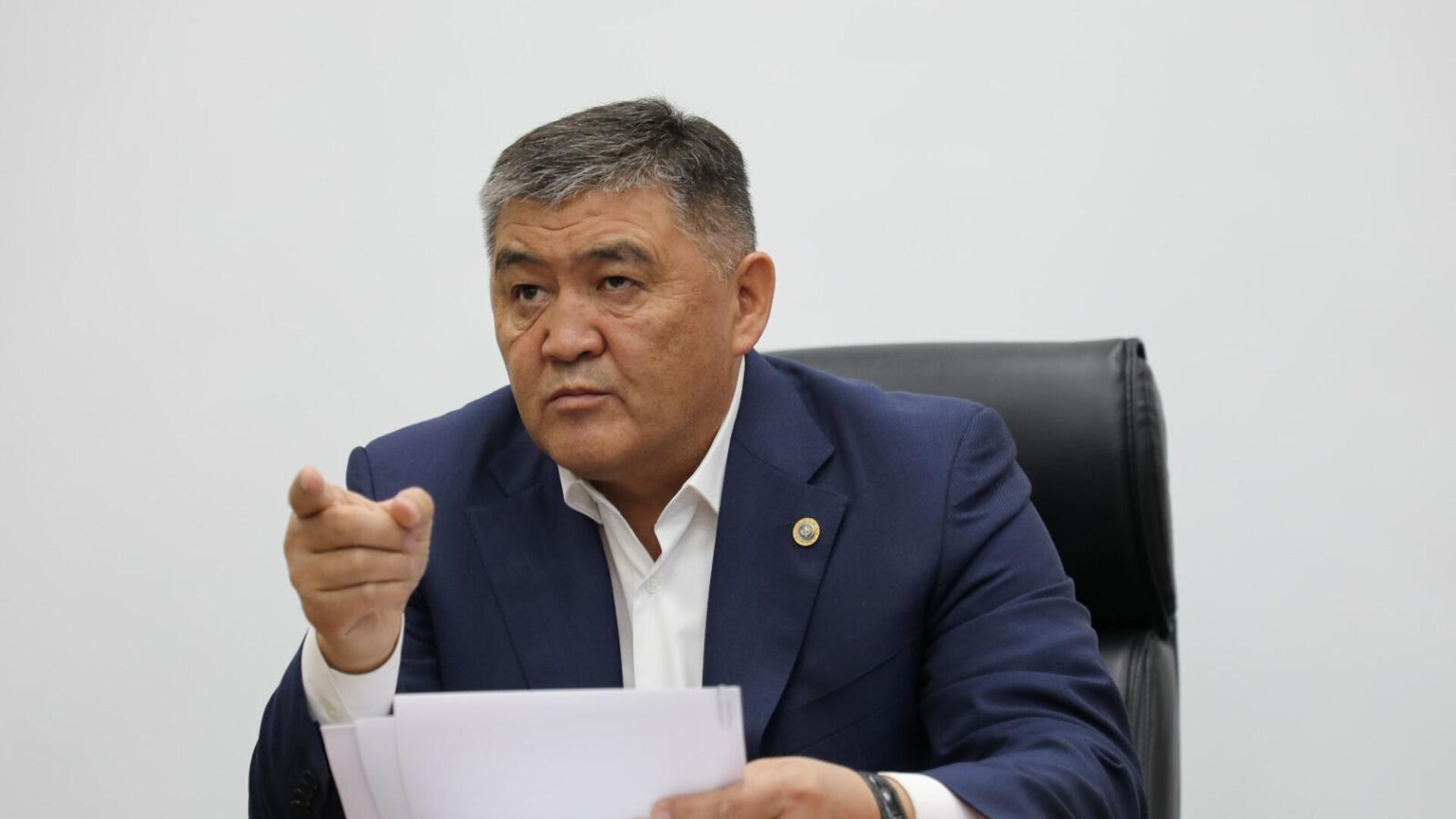 Ташиев: Саат 22:00дөн кийин кафе-ресторан, түнкү клубдар иштебеши керек