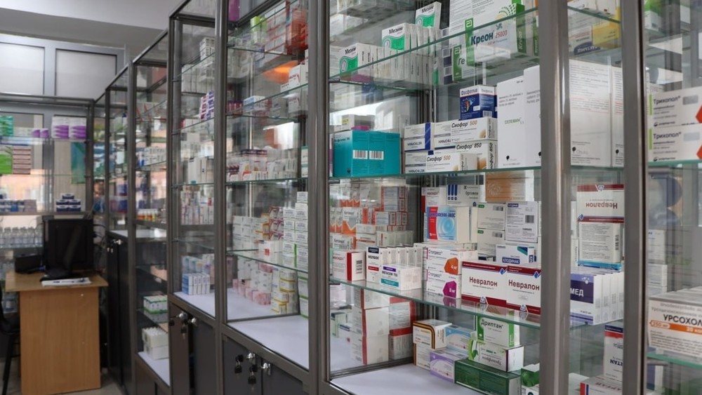 "Кыргызфармация": Мамлекеттик ооруканалар үчүн дары-дармектин баасы 5 эсе арзан